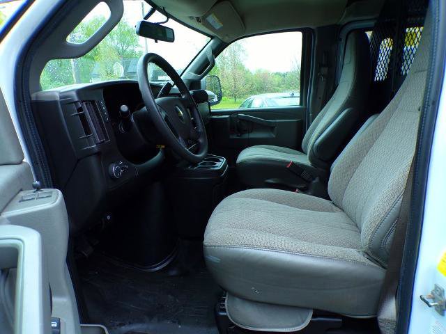 Used 2022 Chevrolet Express 2500 RWD image 19