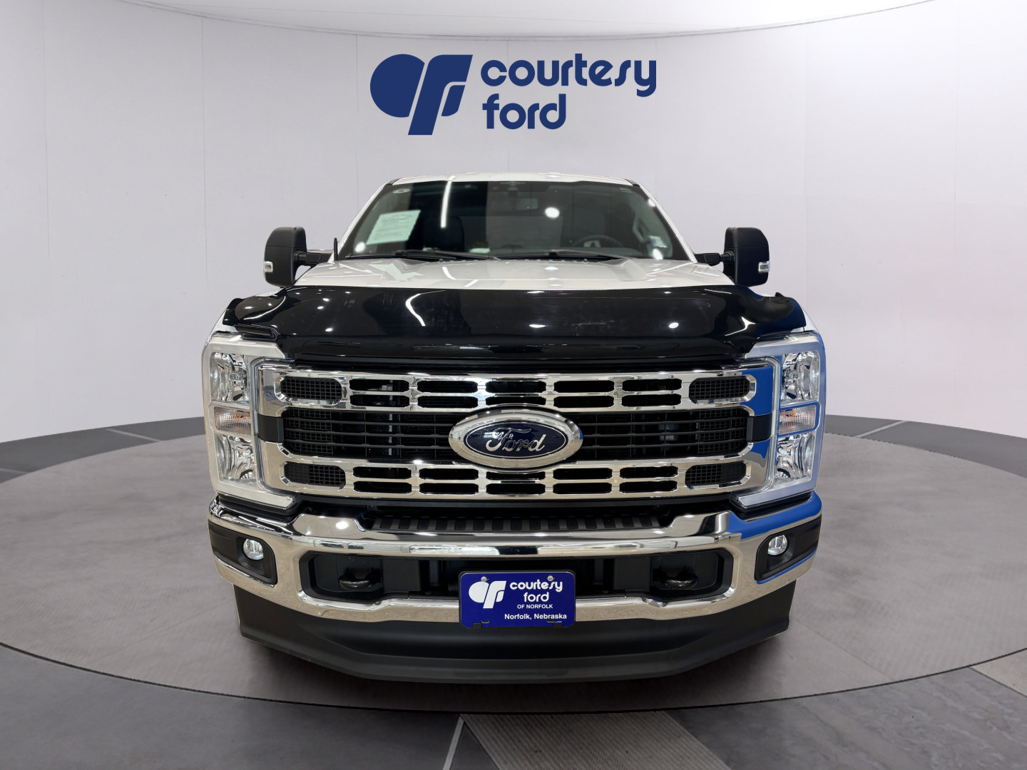 Certified 2023 Ford F250 XLT AWD/4WD image 2