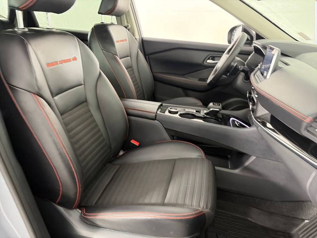 Used 2025 Nissan Rogue SV w/ Rock Creek Premium Package AWD/4WD image 31