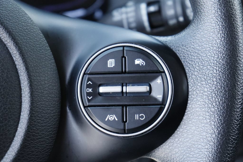 Used 2024 Kia Soul LX w/ Option Group 015 FWD image 8