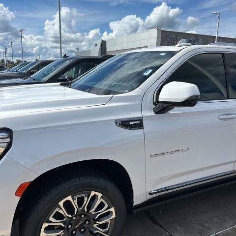 Used 2023 GMC Yukon XL Denali Ultimate AWD/4WD image 37