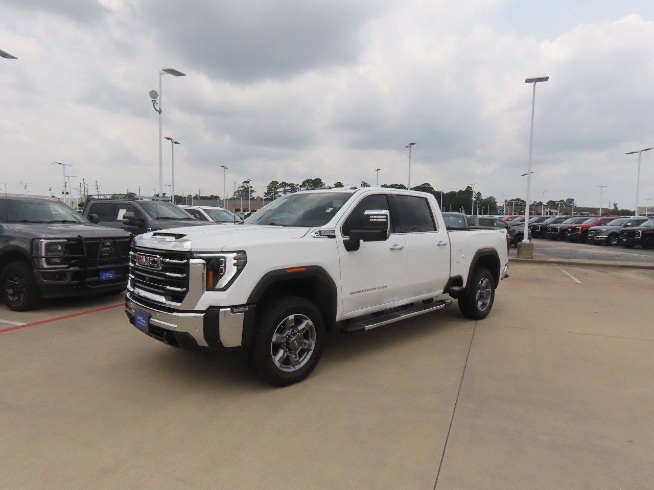 Used 2025 GMC Sierra 2500 SLT w/ Texas SLT Premium Package AWD/4WD image 2
