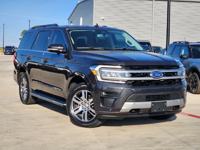 Certified 2022 Ford Expedition XLT AWD/4WD image 2