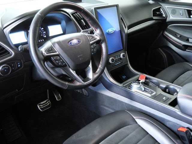 Certified 2022 Ford Edge ST-Line w/ Class II Trailer Tow Package AWD/4WD image 3