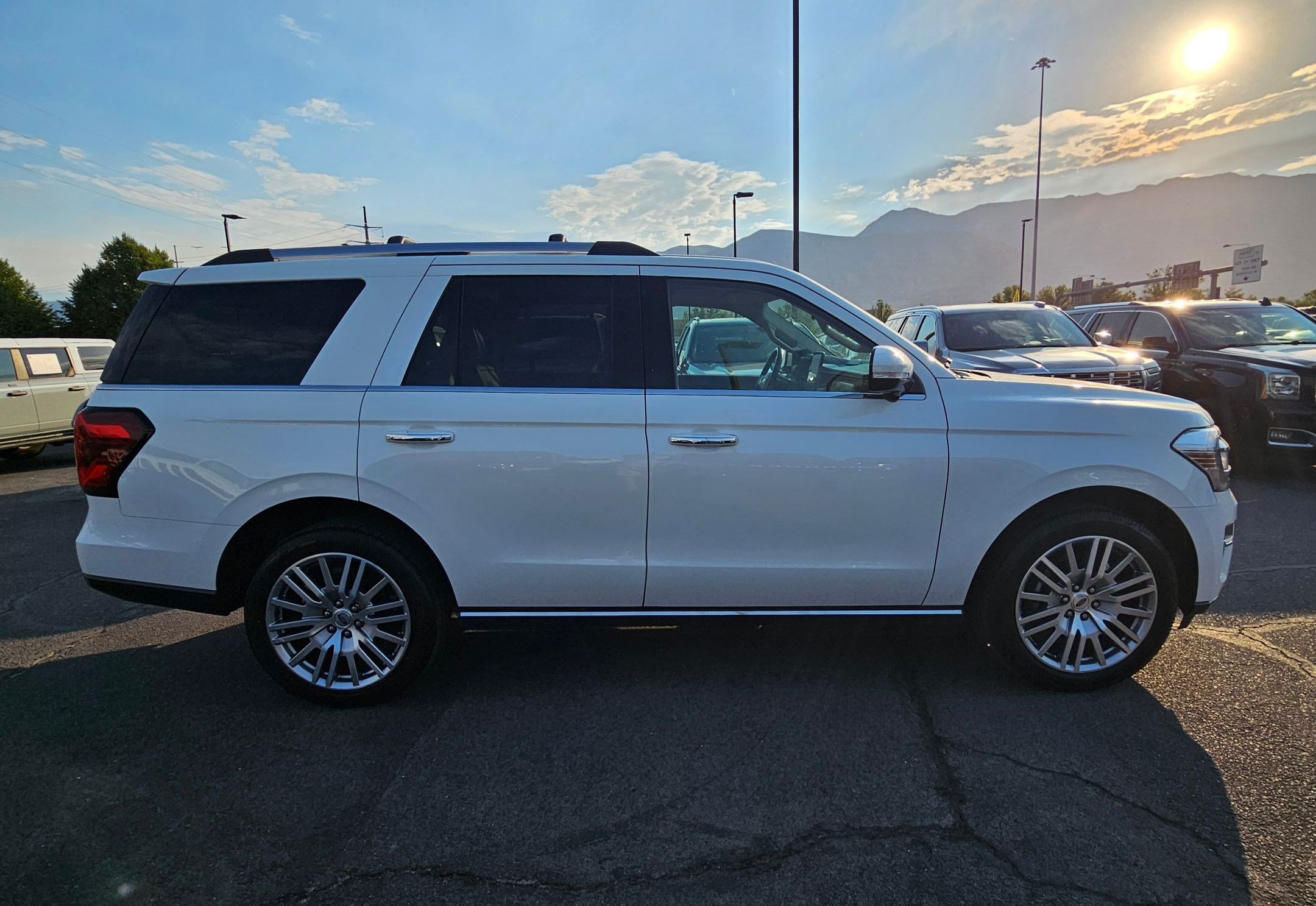 Certified 2023 Ford Expedition Limited AWD/4WD image 2