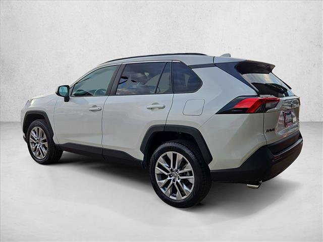 Used 2022 Toyota RAV4 XLE Premium AWD/4WD image 7
