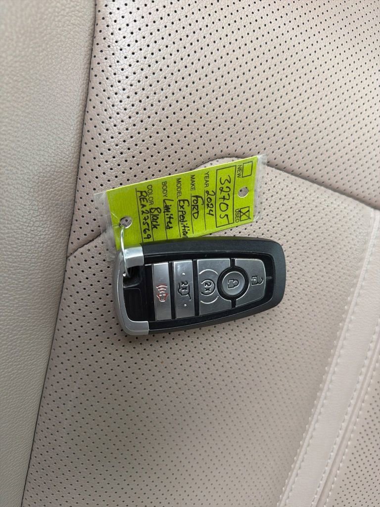 Certified 2024 Ford Expedition Limited image 50