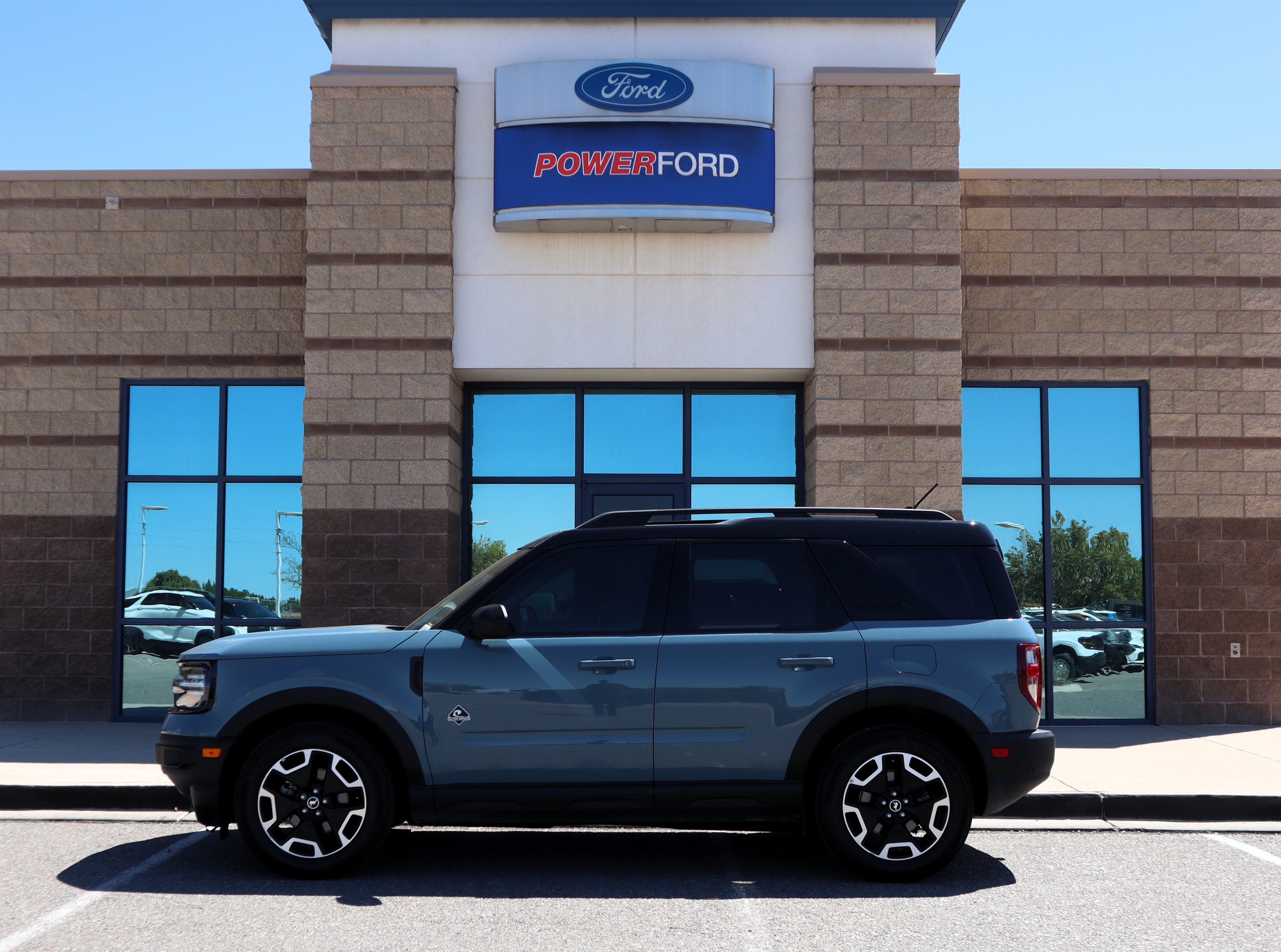 Certified 2021 Ford Bronco Sport Outer Banks w/ Outer Banks Package AWD/4WD image 9