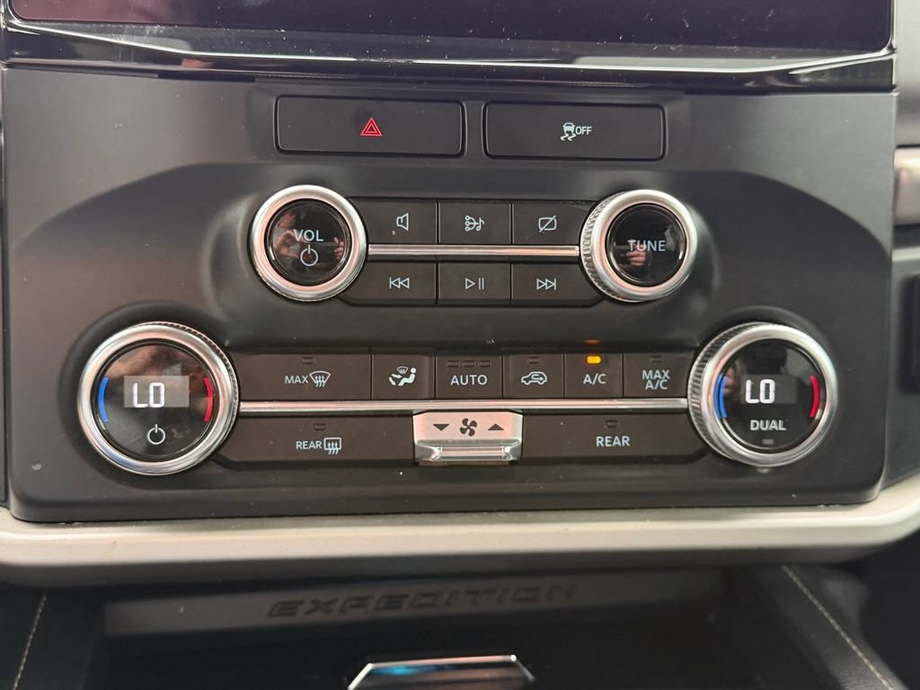 Certified 2022 Ford Expedition XLT RWD image 18