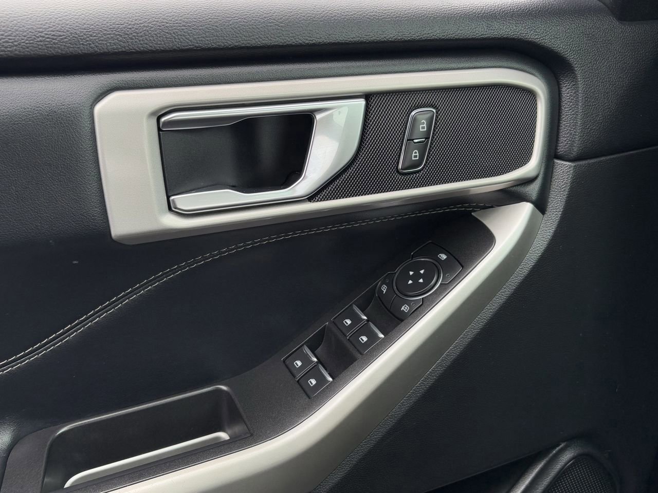 Certified 2022 Ford Explorer XLT image 23