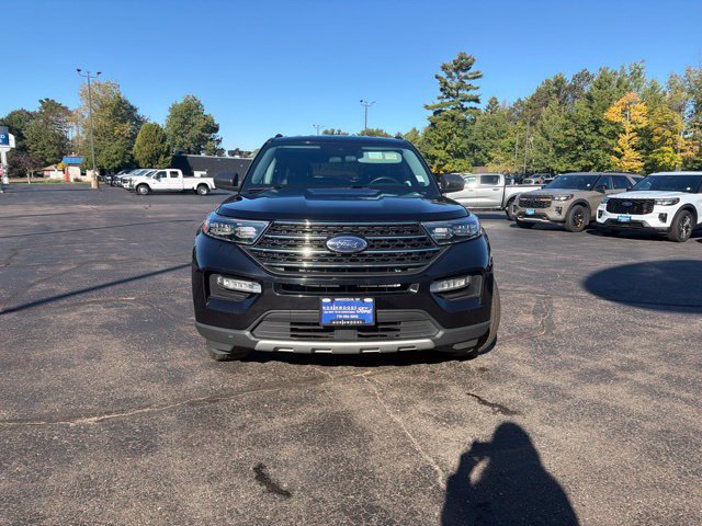 Certified 2023 Ford Explorer XLT w/ Equipment Group 202A AWD/4WD image 3