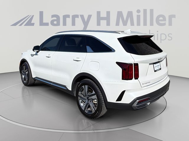 Used 2023 Kia Sorento SX Prestige w/ Panoramic Sunroof Package AWD/4WD image 3