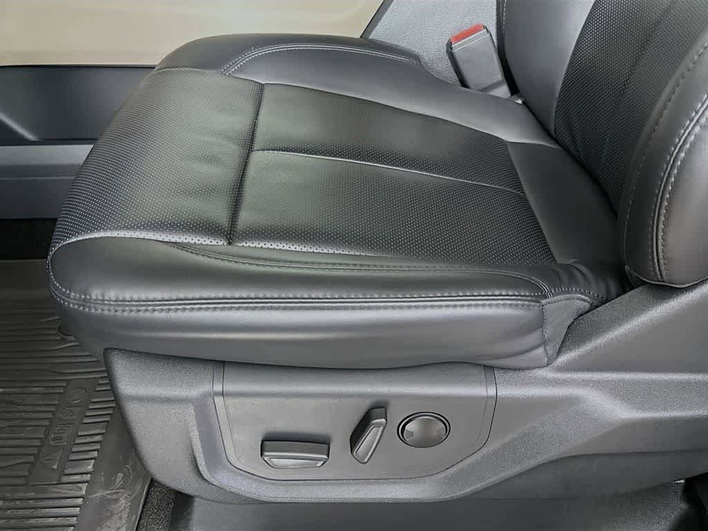 Certified 2022 Ford Expedition XLT RWD image 30