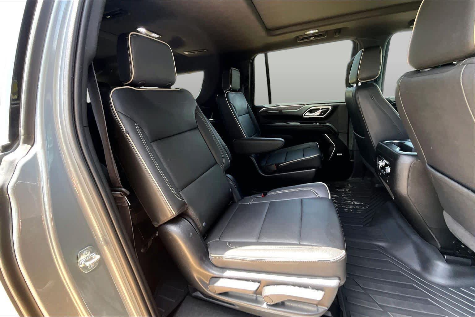 Used 2023 GMC Yukon XL SLT w/ SLT Luxury Package AWD/4WD image 20