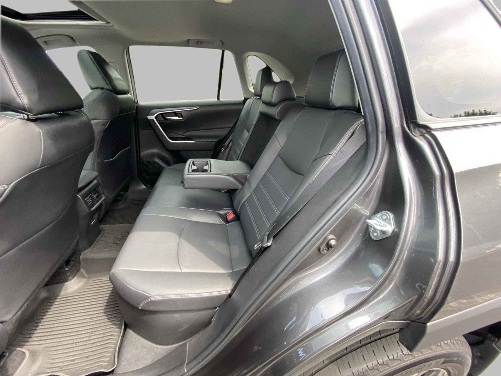 Used 2022 Toyota RAV4 XLE Premium AWD/4WD image 14
