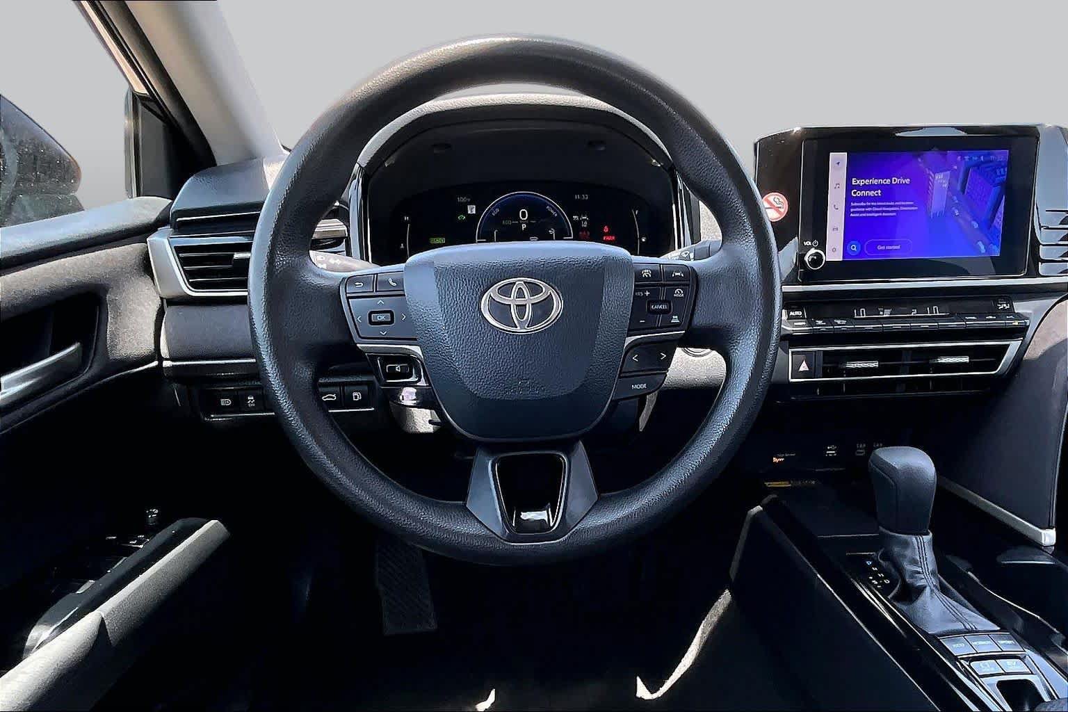 Used 2025 Toyota Camry LE FWD image 6