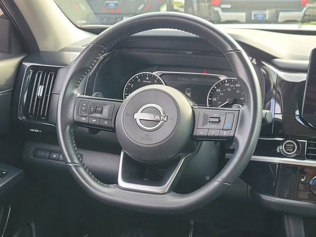 Used 2023 Nissan Pathfinder SV image 19