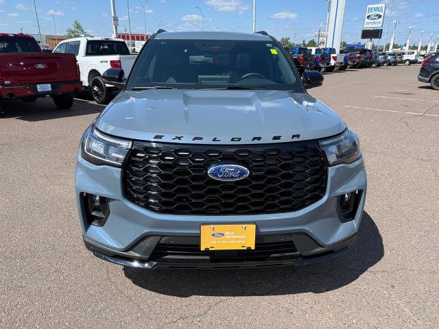 Certified 2025 Ford Explorer ST-Line w/ Premium Package AWD/4WD image 2
