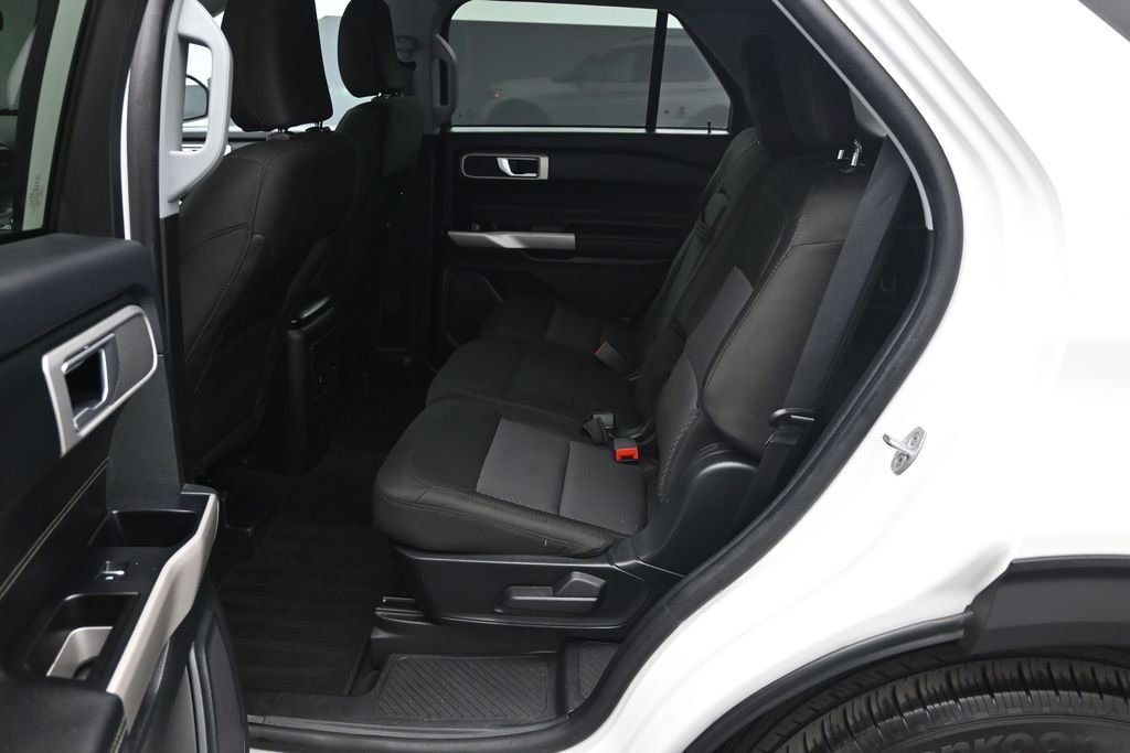 Certified 2023 Ford Explorer XLT RWD image 46