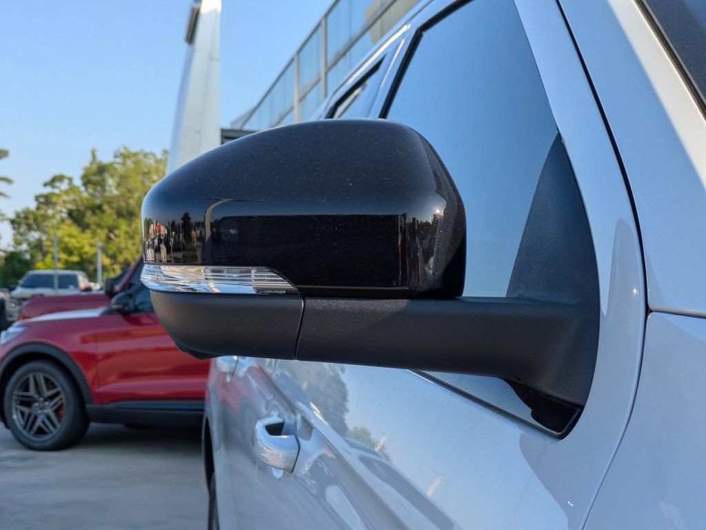 Certified 2025 Ford Expedition Max Platinum w/ Stealth Performance Package AWD/4WD image 11
