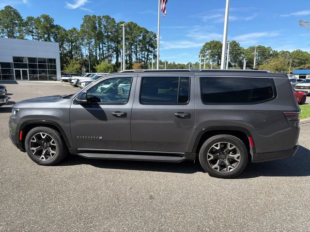 Used 2024 Jeep Wagoneer L Series III w/ Flexible Seating Group AWD/4WD image 9