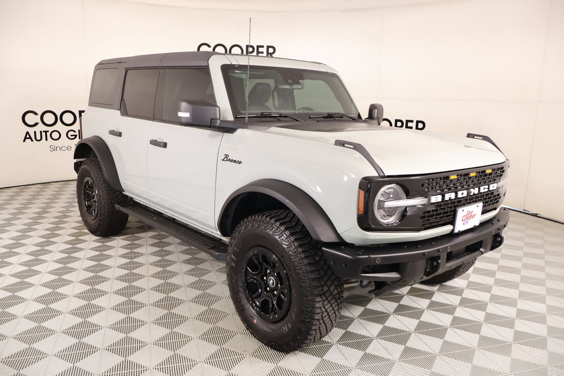 Certified 2024 Ford Bronco Wildtrak AWD/4WD image 1