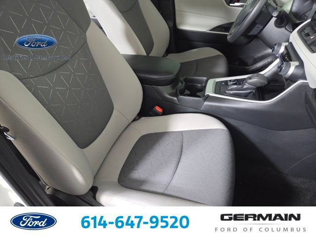 Used 2021 Toyota RAV4 XLE AWD/4WD image 31