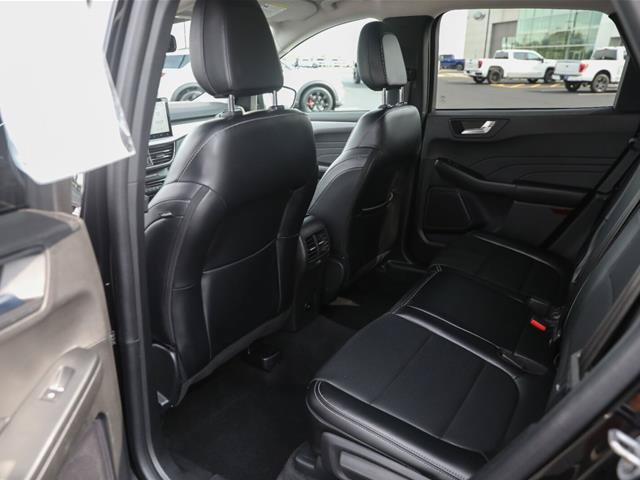 Certified 2024 Ford Escape Platinum AWD/4WD image 23