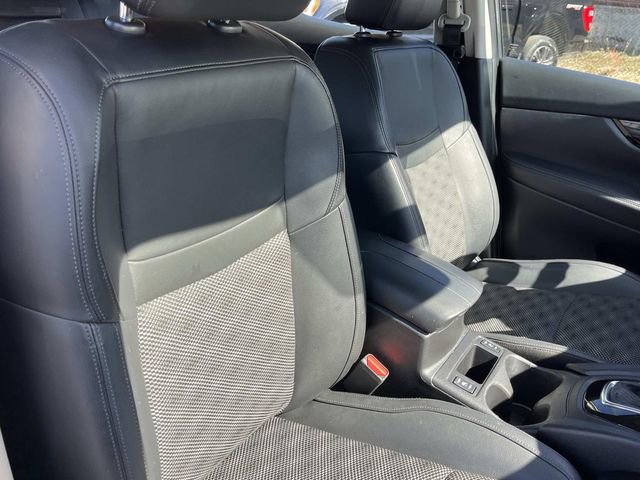 Used 2022 Nissan Rogue Sport SV w/ Technology Package image 23