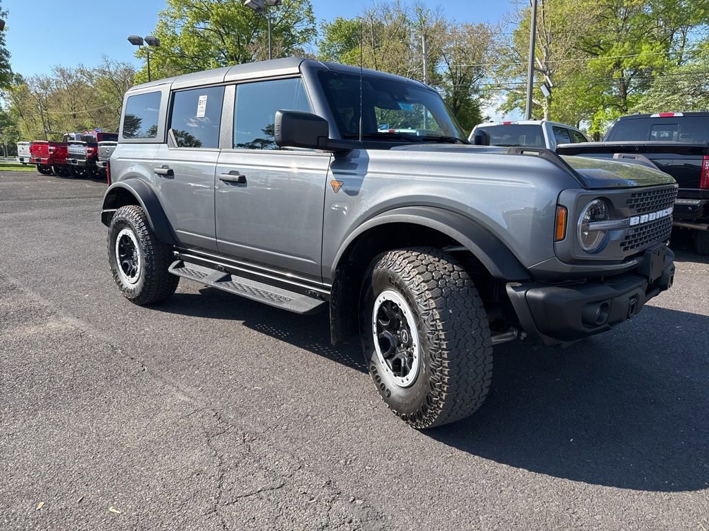 Certified 2025 Ford Bronco Badlands w/ Sasquatch Package AWD/4WD image 3