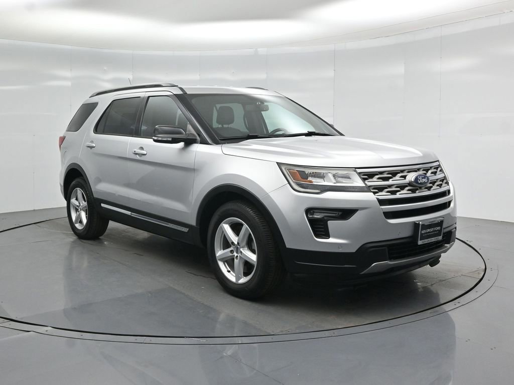 Certified 2018 Ford Explorer XLT w/ Equipment Group 202A image 10
