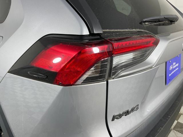 Used 2021 Toyota RAV4 XLE w/ Convenience Package AWD/4WD image 13