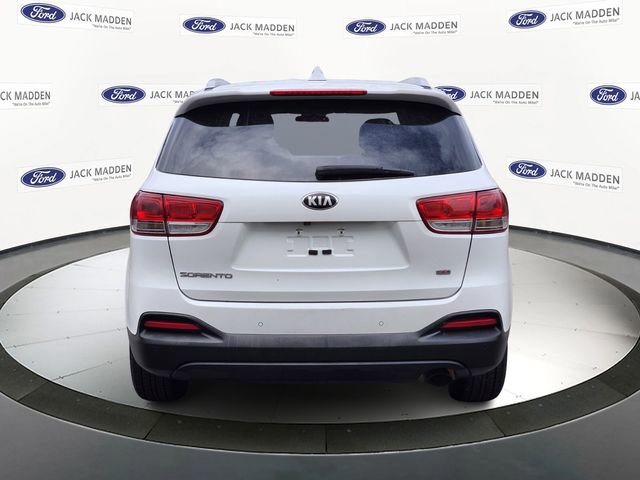 Used 2018 Kia Sorento LX image 3