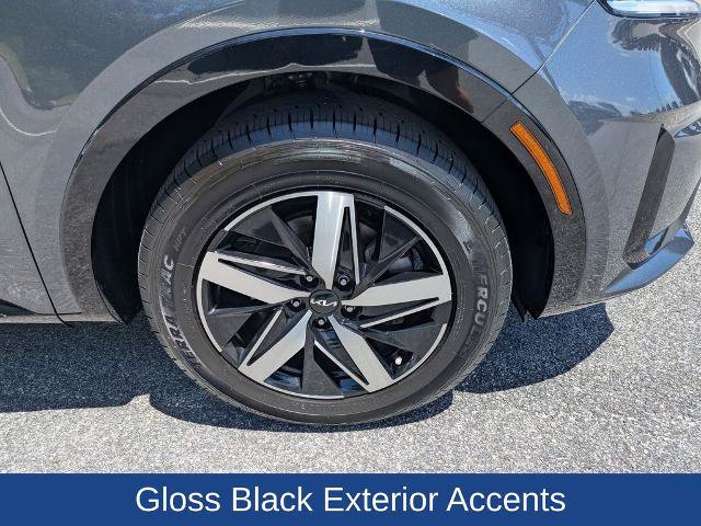 Used 2022 Kia Sorento S w/ Panoramic Sunroof Package FWD image 11