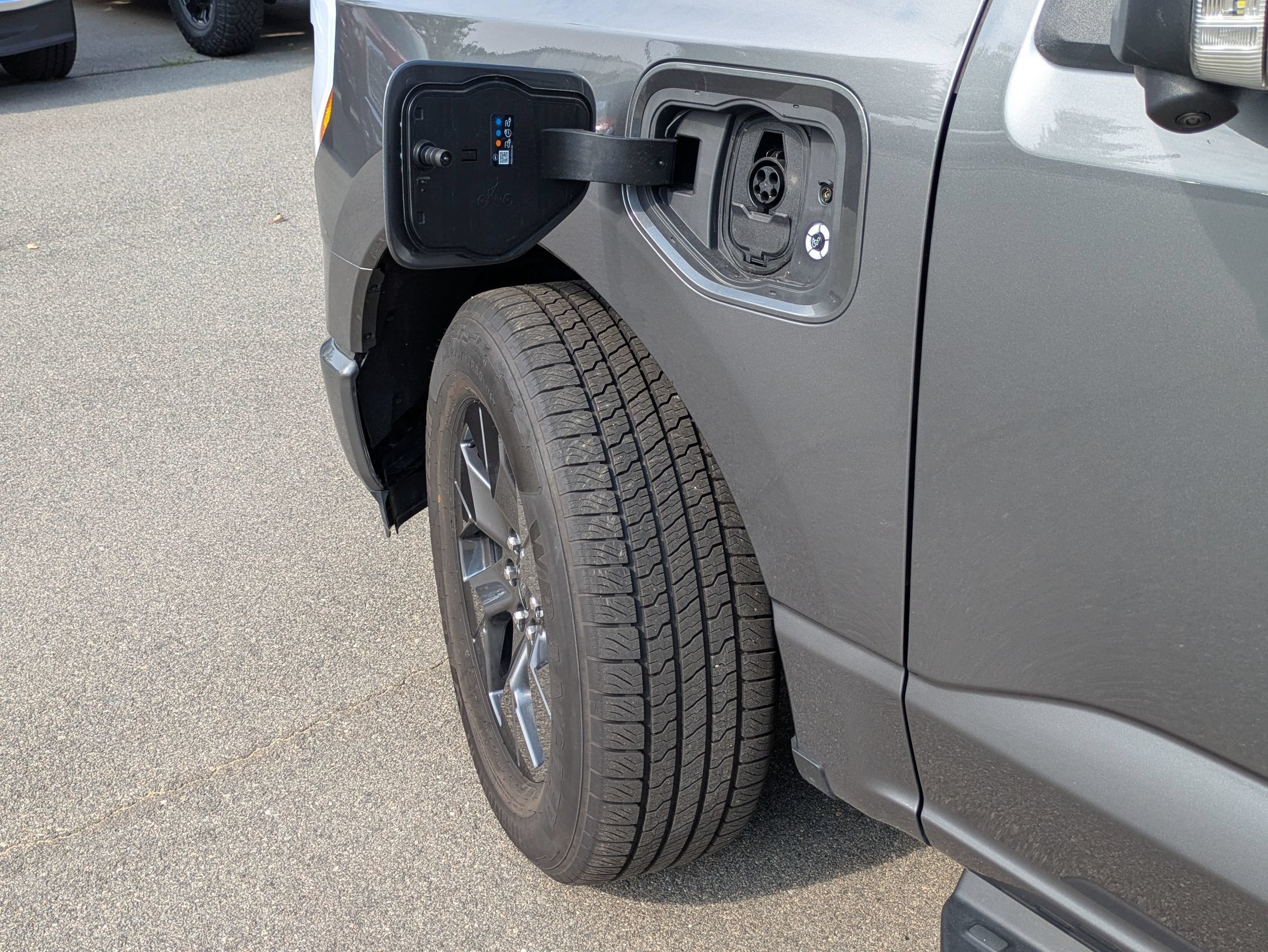 Certified 2025 Ford F150 Lightning Flash AWD/4WD image 13