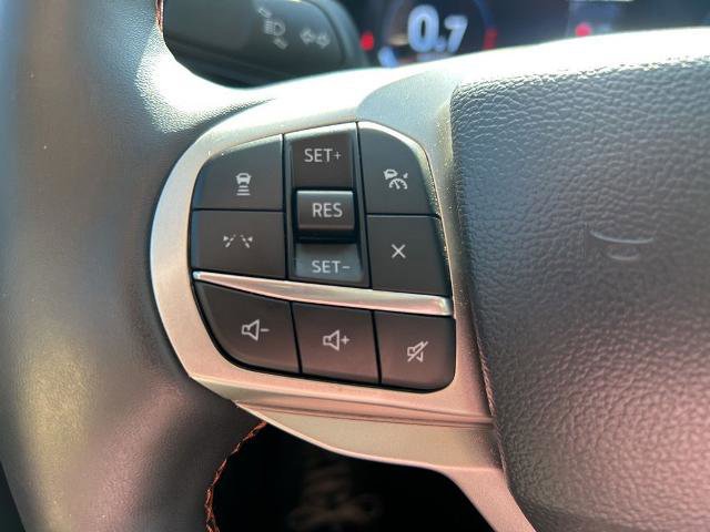 Certified 2025 Ford Explorer Active RWD image 25