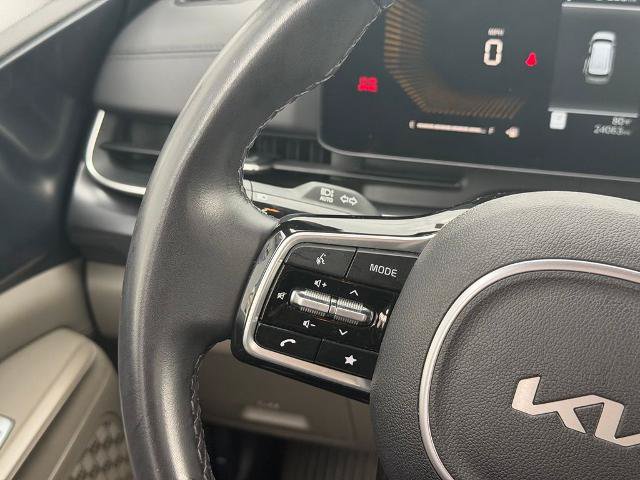 Used 2025 Kia Carnival FWD image 15