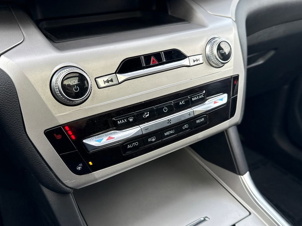 Certified 2022 Ford Explorer XLT w/ Equipment Group 202A image 25