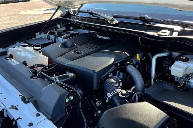 Used 2025 Toyota Tundra SR5 AWD/4WD image 32