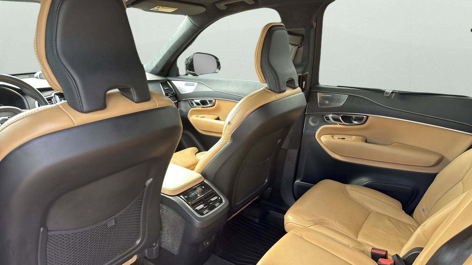 Used 2022 Volvo XC90 T6 Inscription w/ Lounge Package image 26