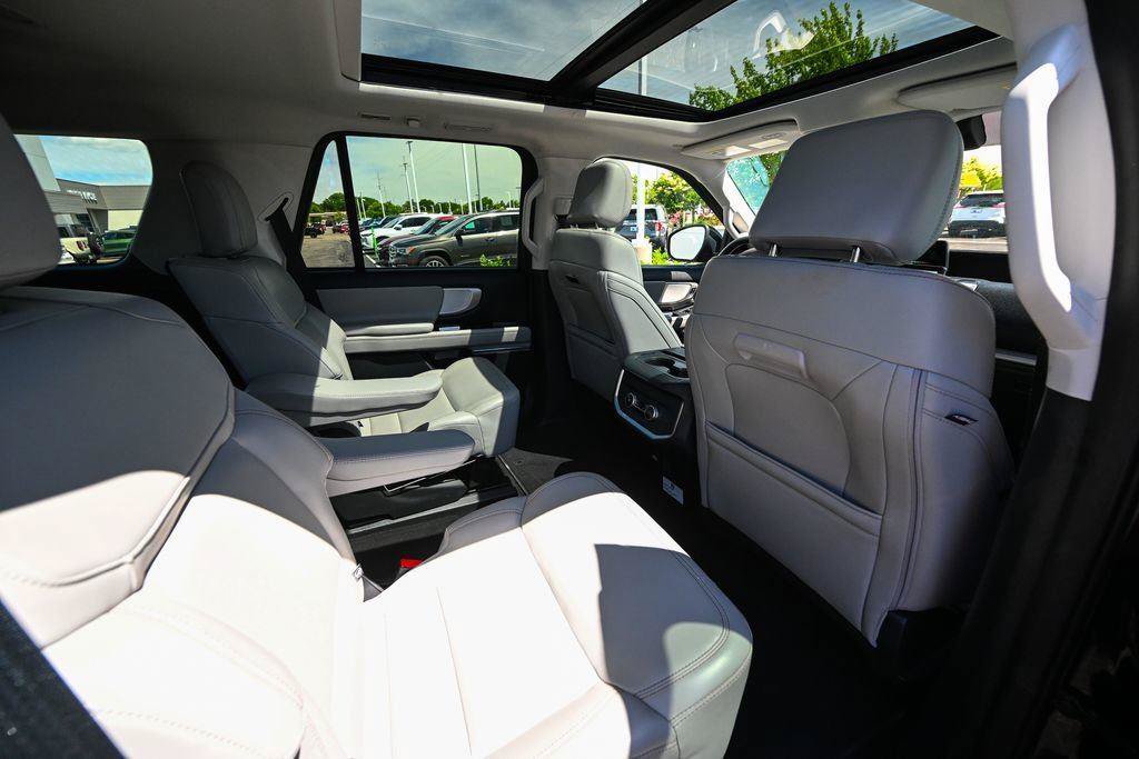 Certified 2025 Ford Expedition Active AWD/4WD image 29