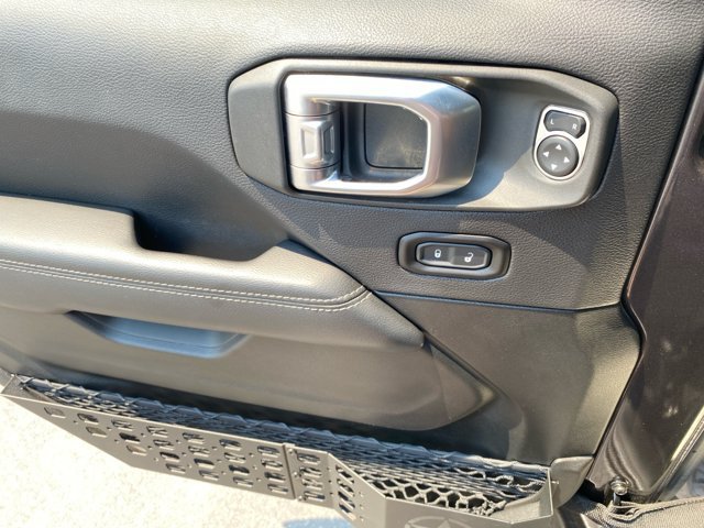 Used 2022 Jeep Wrangler Unlimited Sahara w/ Cold Weather Group AWD/4WD image 14