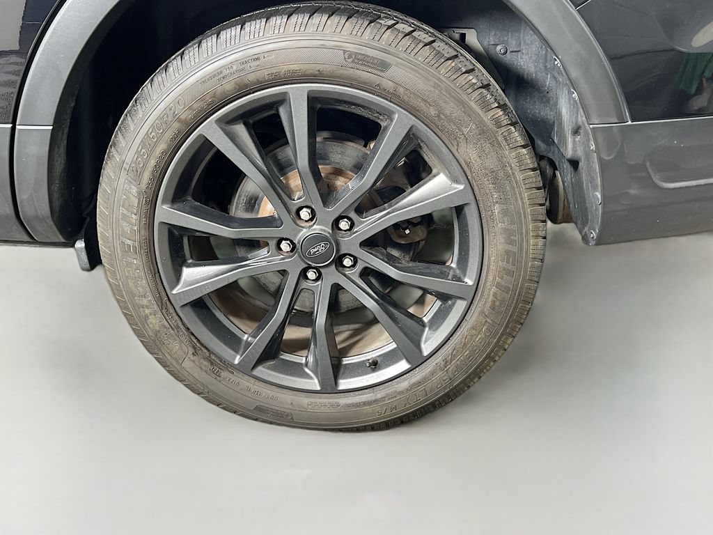 Certified 2018 Ford Explorer XLT w/ Equipment Group 202A AWD/4WD image 36