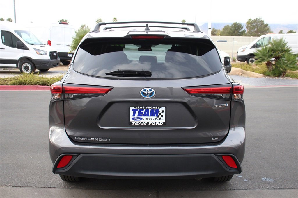 Used 2023 Toyota Highlander LE image 6