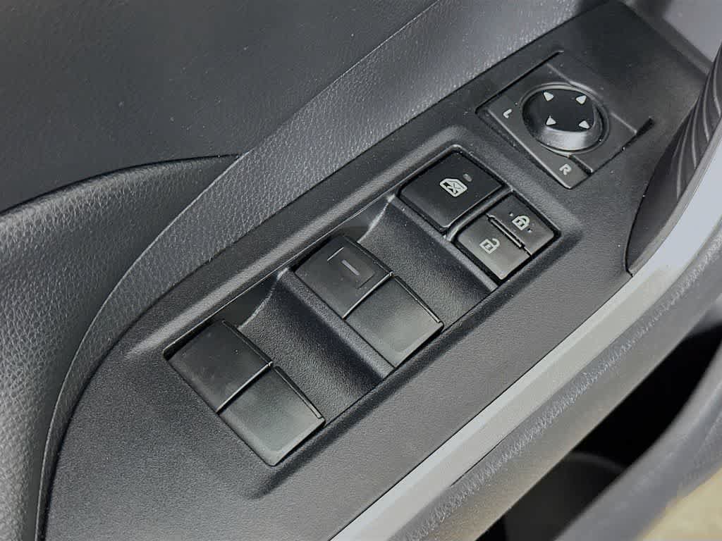 Used 2019 Toyota RAV4 LE FWD image 27
