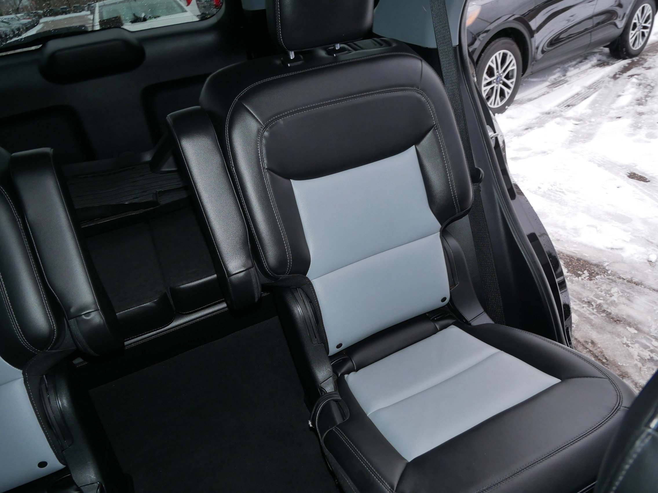 Certified 2023 Ford Explorer XLT w/ Equipment Group 202A image 22