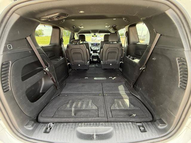 Used 2020 Chrysler Pacifica Touring-L AWD/4WD image 18
