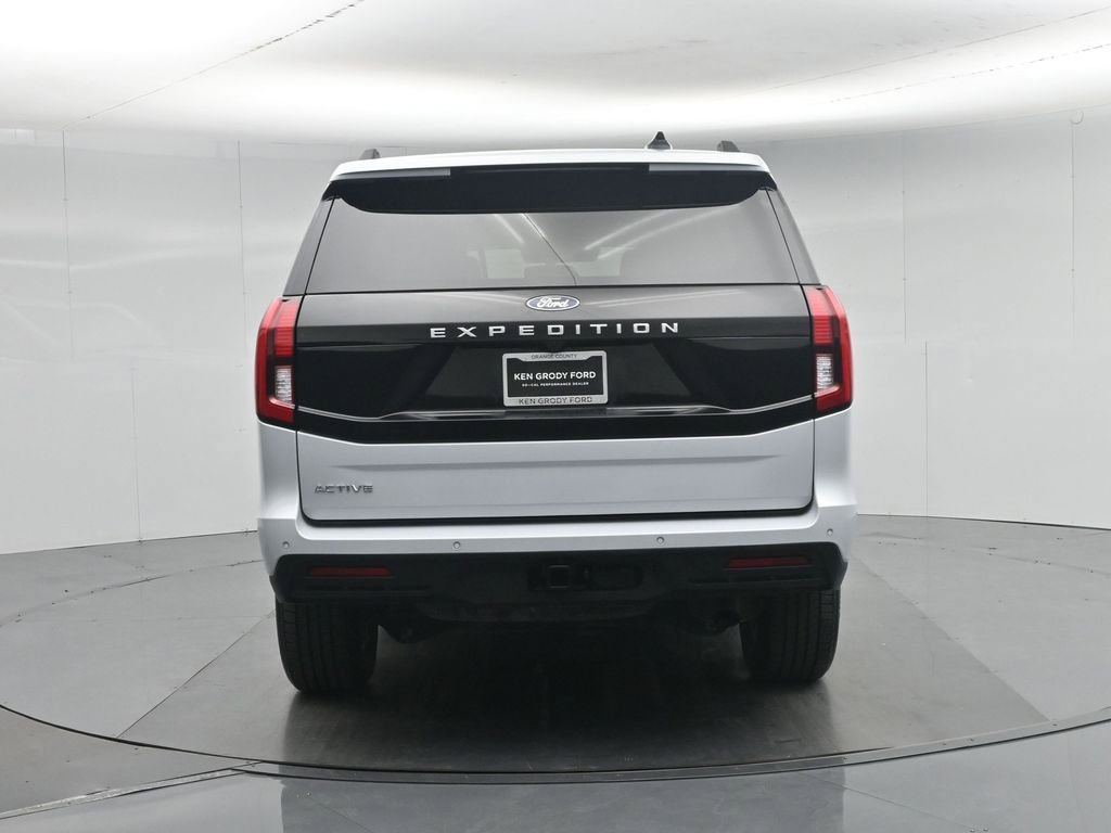 Certified 2025 Ford Expedition Active RWD image 33