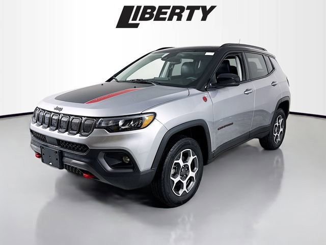Used 2022 Jeep Compass Trailhawk w/ Sun and Sound Group AWD/4WD image 3