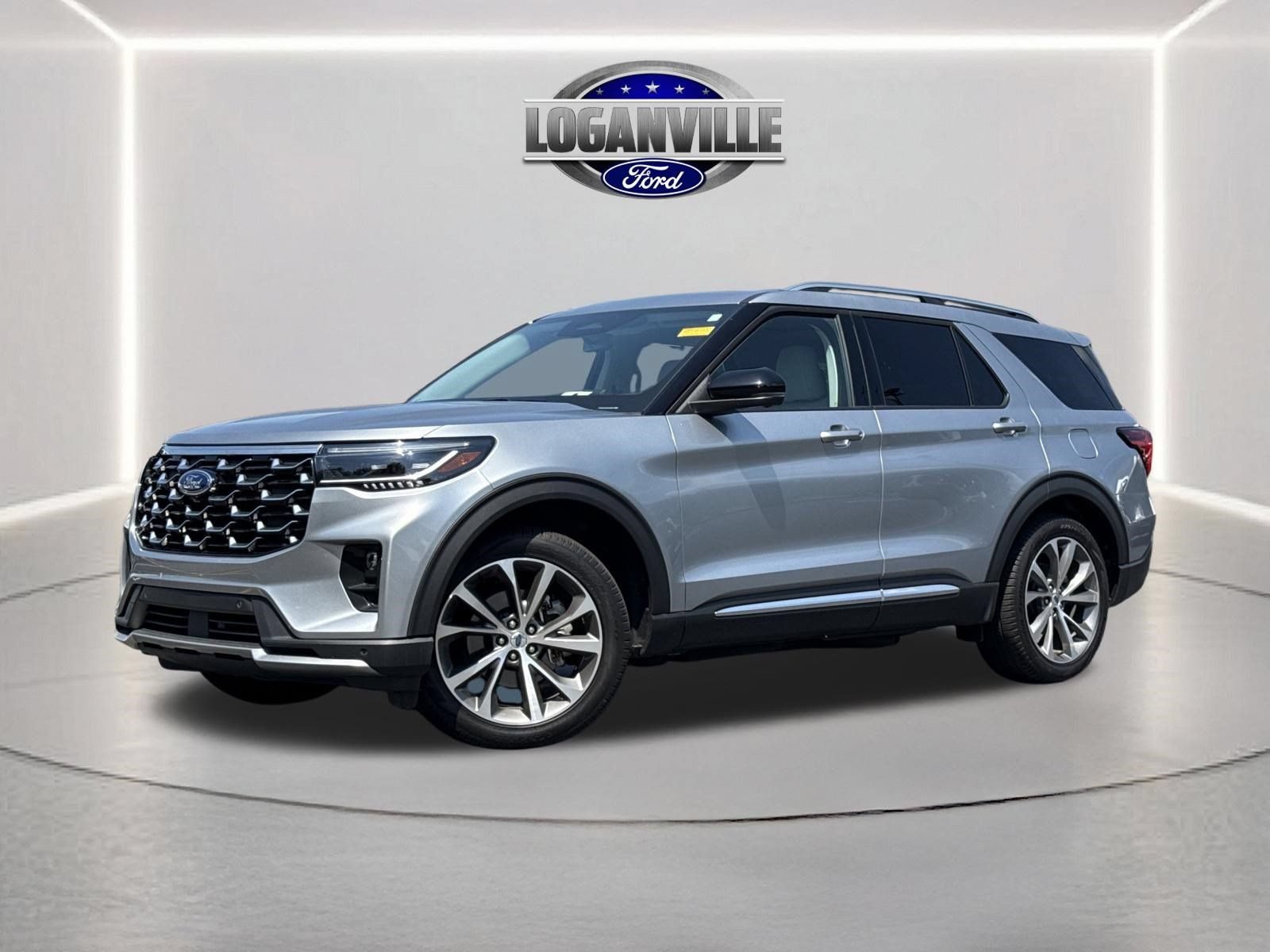 Certified 2025 Ford Explorer Platinum w/ Ultimate Package RWD image 1